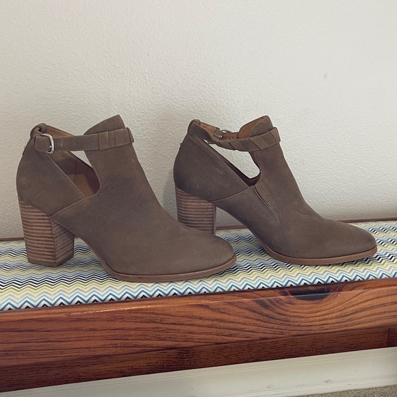 Via Spiga Taupe Bootie - Picture 1 of 11